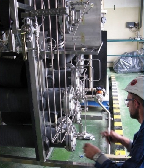 Continuous manufacturing of pharmaceuticals